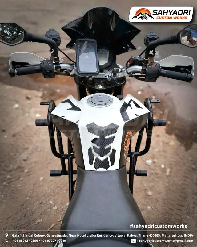 KTM DUKE - GEN 1 with dual sliders 2