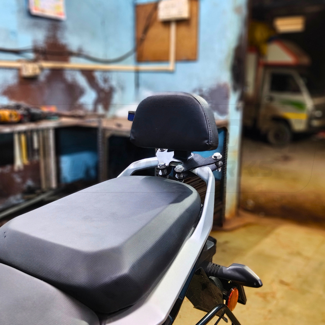 BACKREST WITH CUSION FOR _ TVS RAIDER 125 (4)_20261023_185055_0003